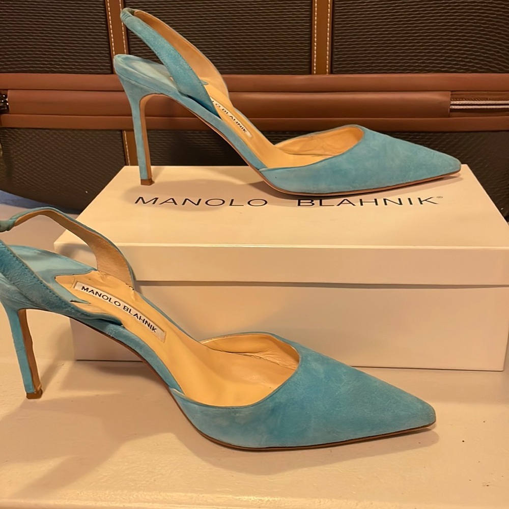 Manolo Malibu suede slings w dust bag